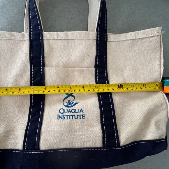 LL Bean Boat and Tote, Open Top , Cream color with Navy Blue Trim - Picture 2 of 8